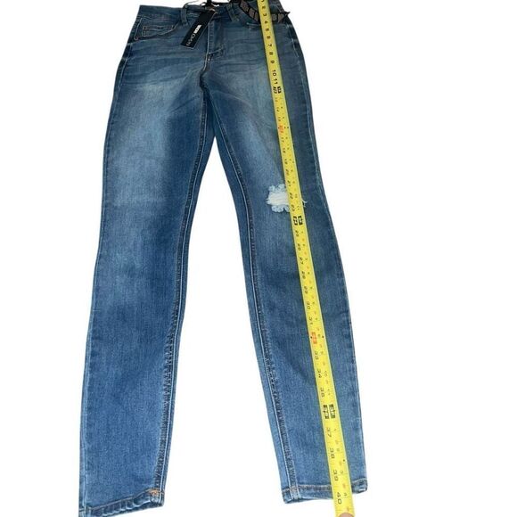 NWT FASHION NOVA All Your Curves Stretch Skinny Jeans Size 3 - Picture 8 of 9